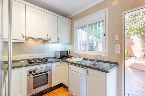 Casa independiente en calle Madroño, 14