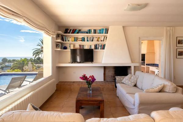 Casa independiente en calle Beniarrés