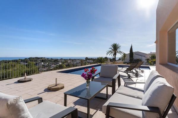 Casa independiente en calle Beniarrés