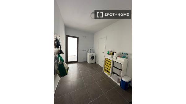 13 pokoi w domu współdzielonym w Granadzie