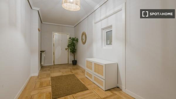 Alquilo habitacion en Madrid