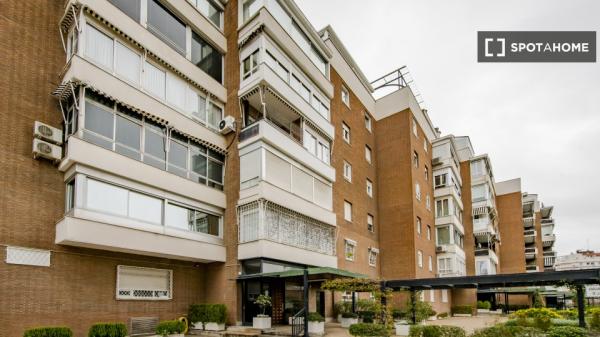 Alquilo habitacion en Madrid