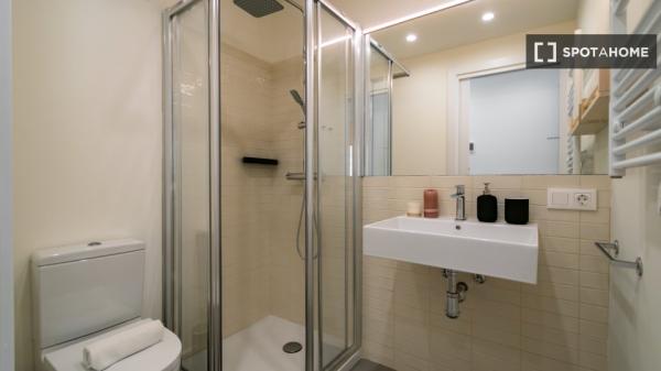 Se alquila habitación en piso compartido en Barcelona