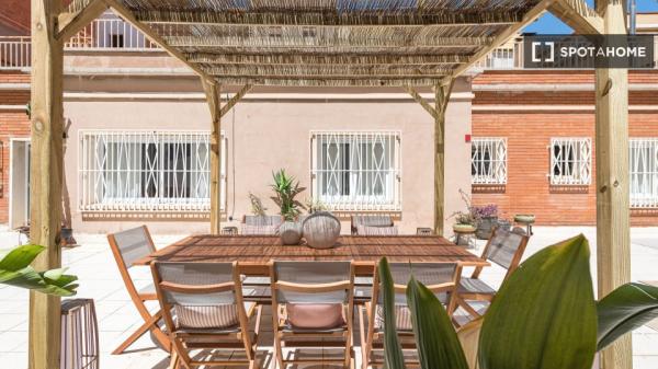 Se alquila habitación en piso compartido en Barcelona