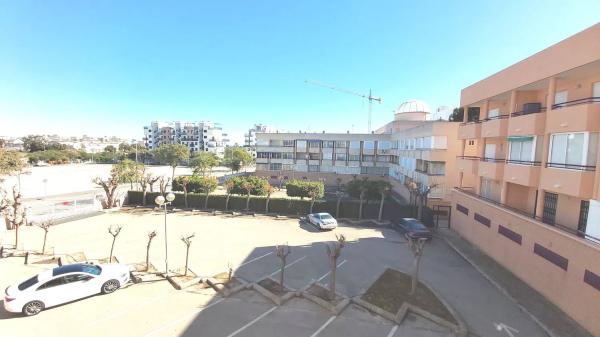 Estudio en avenida de Holanda, 1