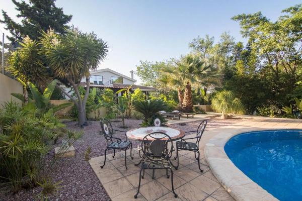 Casa independiente en avenida Alcalde Carlos Carbonell