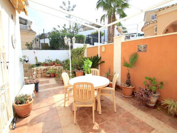 Chalet pareado en calle Toledo