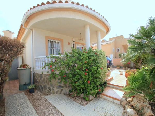 Chalet pareado en calle Toledo