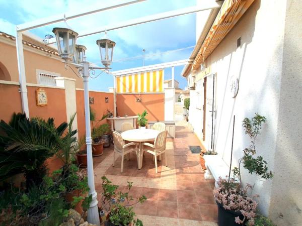 Chalet pareado en calle Toledo