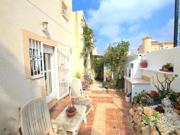 Chalet pareado en calle Toledo