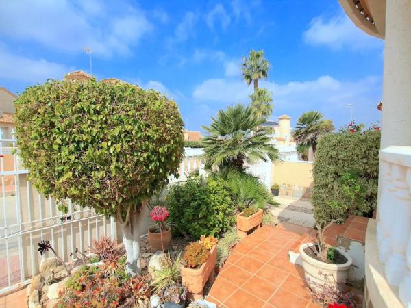 Chalet pareado en calle Toledo