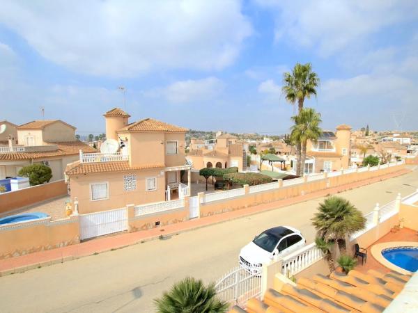 Chalet pareado en calle Toledo