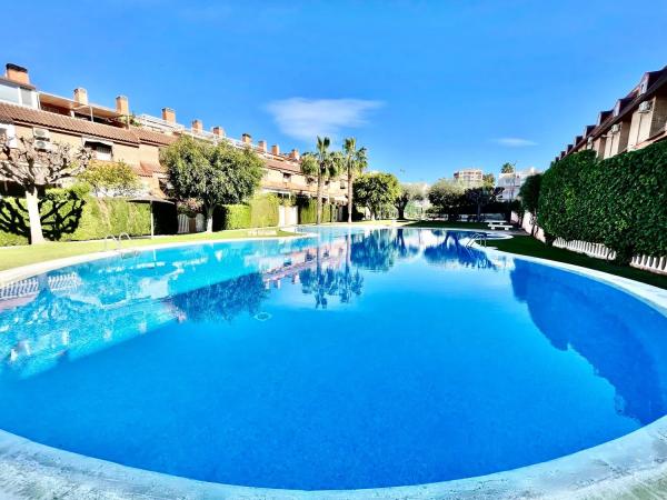 Chalet adosado en calle Trident