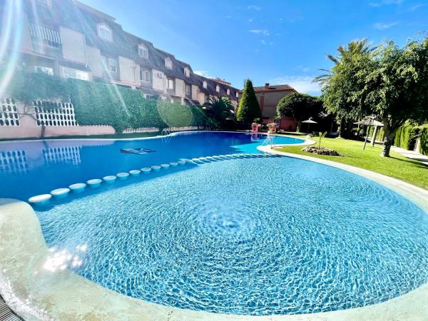 Chalet adosado en calle Trident