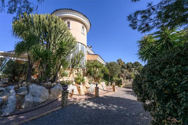 Casa independiente en calle Serval