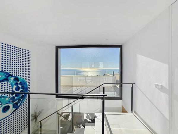 Chalet en calle Lirios, 24