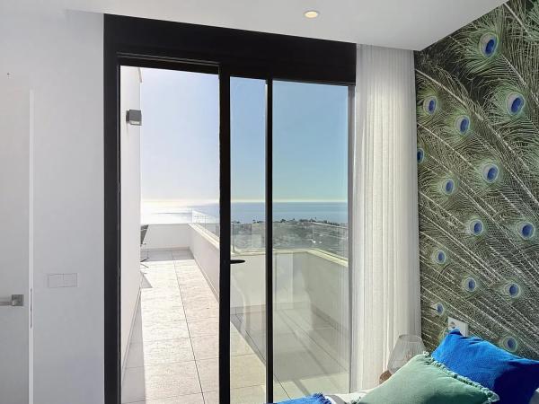 Chalet en calle Lirios, 24