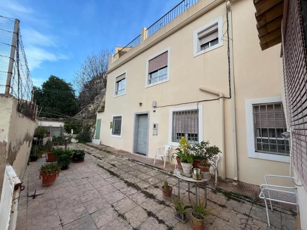 Chalet pareado en calle de la Foia, 40