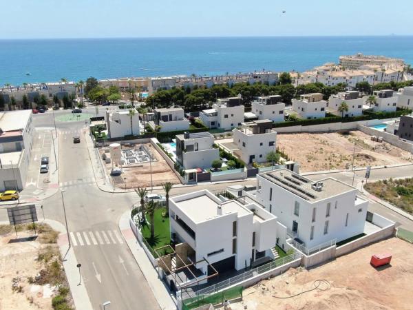 Chalet en Barrio Campoamor