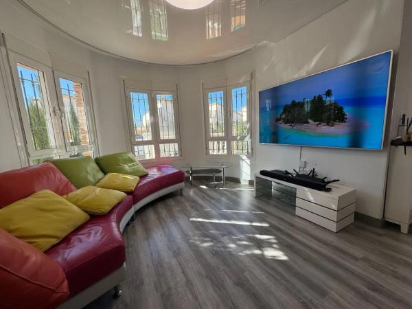 Chalet en Los Montesinos