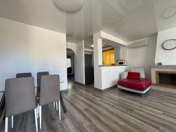 Chalet en Los Montesinos