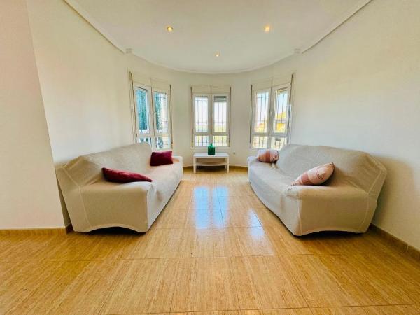 Chalet en Los Montesinos