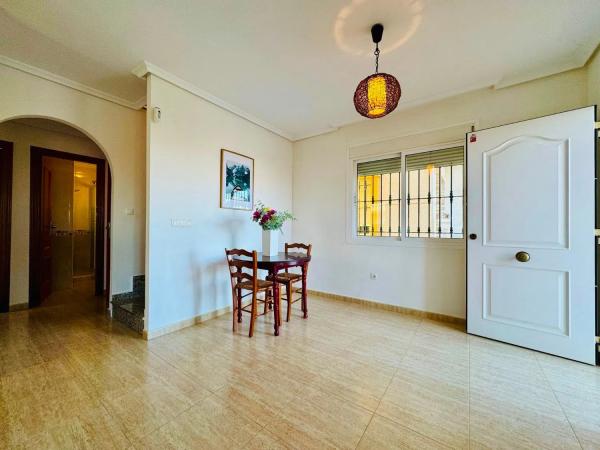 Chalet en Los Montesinos