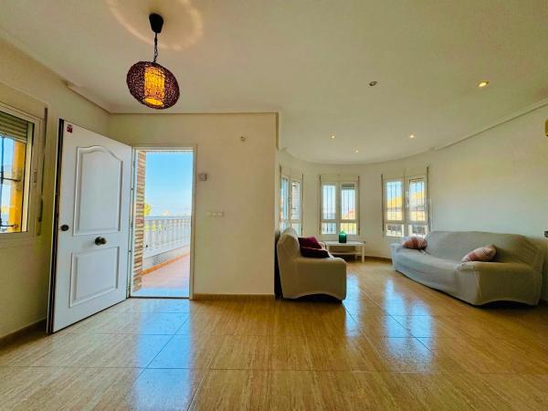 Chalet en Los Montesinos