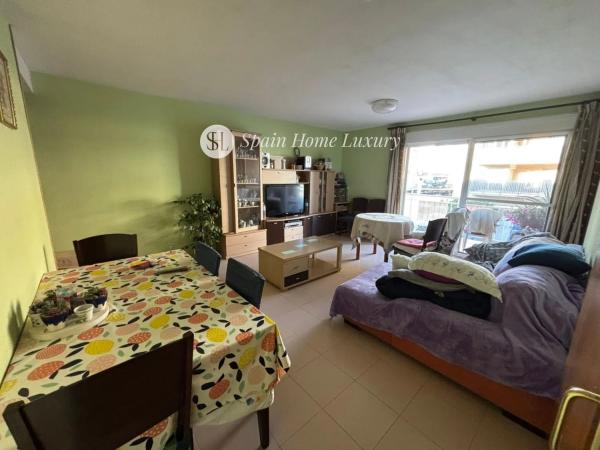 Piso en avenida del Mediterrani