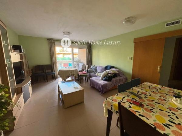 Piso en avenida del Mediterrani