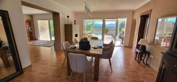 Chalet en Hondón de las Nieves