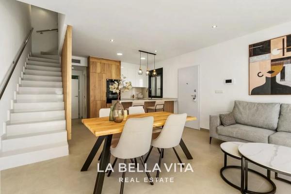 Chalet pareado en calle Veleta, 1