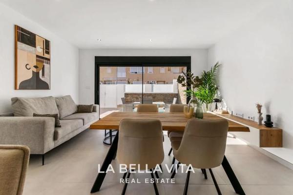 Chalet pareado en calle Veleta, 1