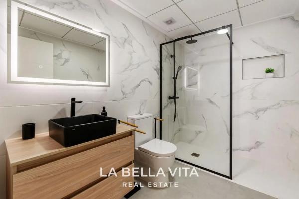 Chalet pareado en calle Veleta, 1