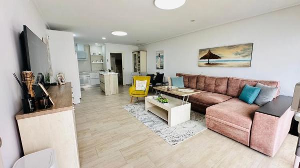 Casa independiente en calle Liszt