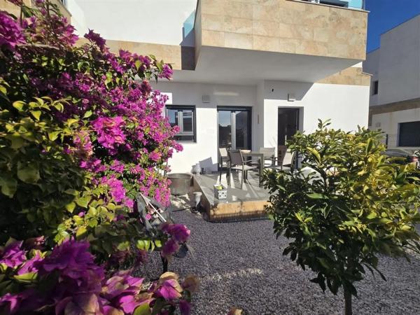 Chalet adosado en calle Nimega