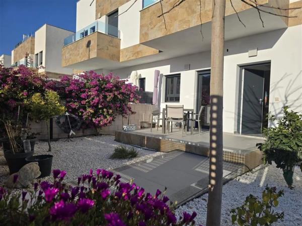 Chalet adosado en calle Nimega