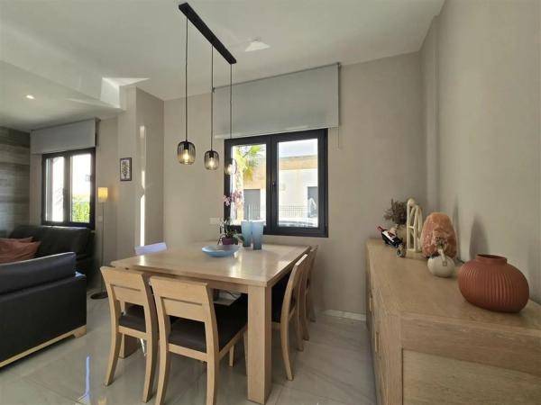 Chalet adosado en calle Nimega