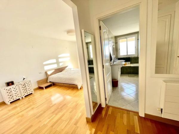 Chalet adosado en avenida Principal