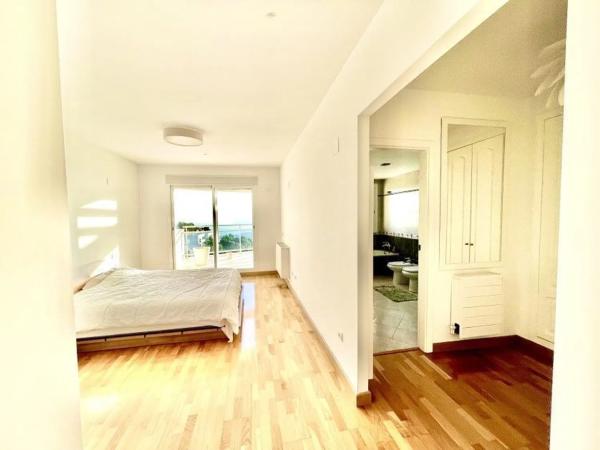 Chalet adosado en avenida Principal