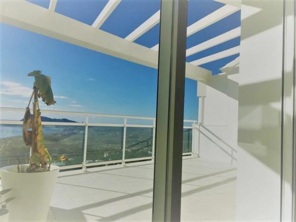 Chalet adosado en avenida Principal