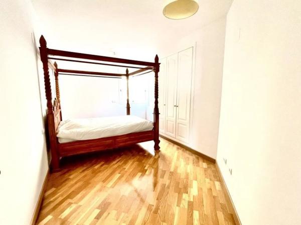 Chalet adosado en avenida Principal