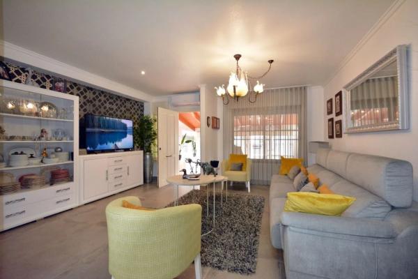 Chalet adosado en avenida de Cervantes