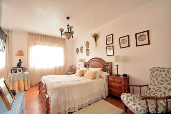 Chalet adosado en avenida de Cervantes