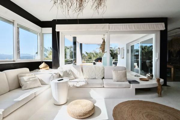 Casa independiente en calle de Àries