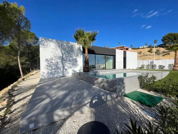 Casa independiente en calle Primavera