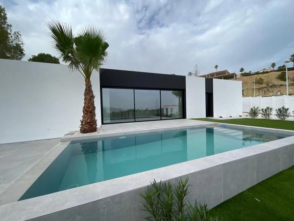 Casa independiente en calle Primavera