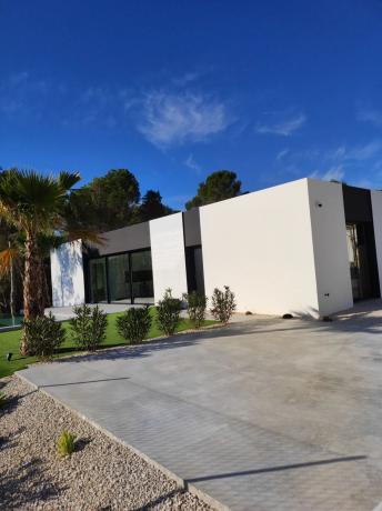 Casa independiente en calle Primavera