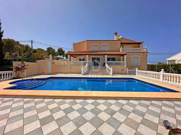 Chalet en calle del Milà, 48 -66