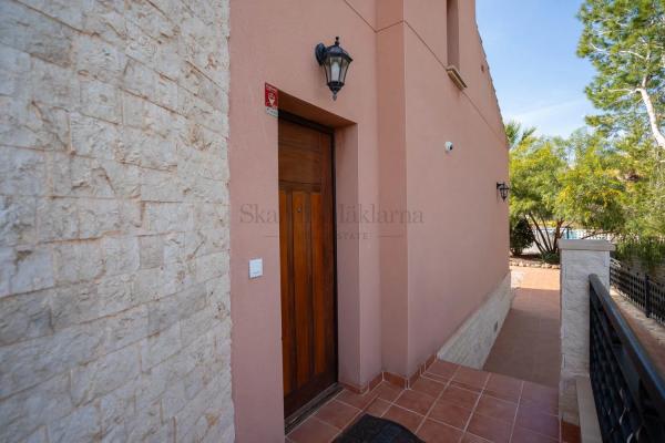 Casa independiente en calle lo Aguirre